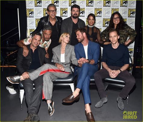 Chris Hemsworth, Tom Hiddleston, & 'Thor' Cast Step Out for Comic-Con ...