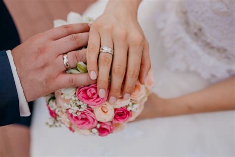 Image libre: doigt, jeune marié, mains, main dans la main, la mariée, Touch, amour, femme ...