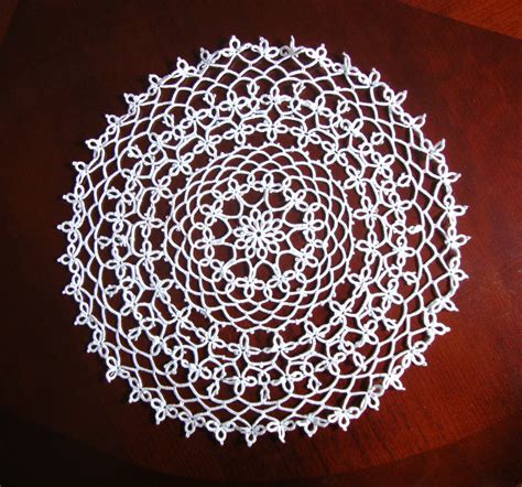 What Is Tatting? All About the Ancient Art of Shuttle Lace - FeltMagnet