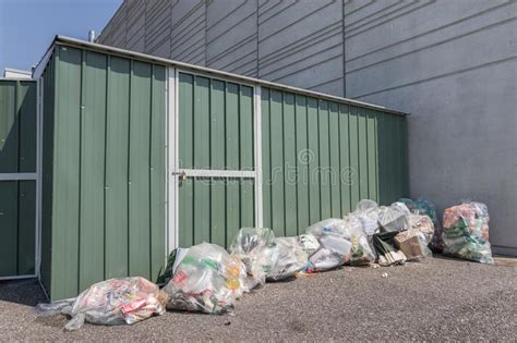 Pile of garbage editorial photo. Image of garbage, street - 153572556