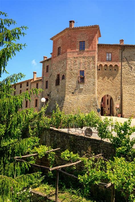 Houses in Paciano in Umbria, Italy Stock Photo - Image of town, tourism: 186999692