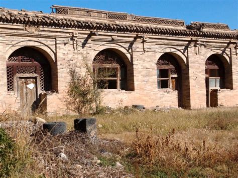 Ephemeral buildings, perpetual vernacular architecture: the abandoned ...