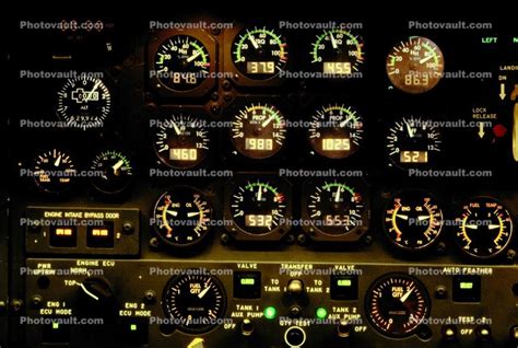 Dash-8 Cockpit, de Havilland Canada Dash-8 Images, Photography, Stock Pictures, Archives, Fine ...