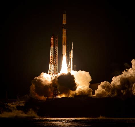 Japan launches hi-tech global rainfall satellite | Inquirer Technology