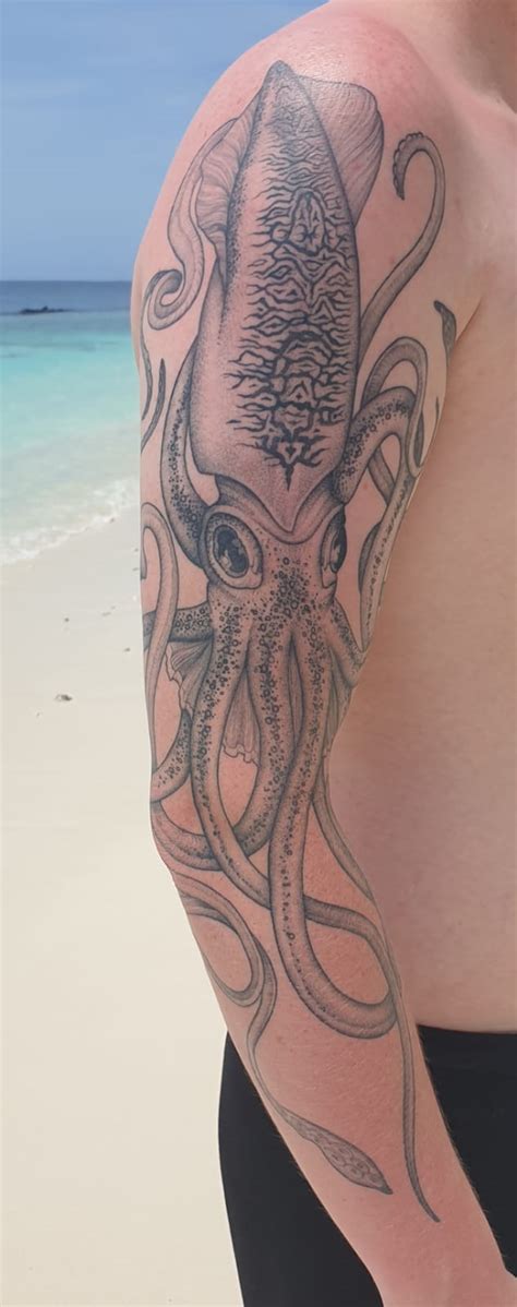 My Giant Squid, by Ashley at Ouroburos Tattoo London : r/tattoo