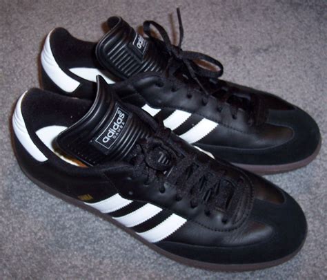 File:Adidas Samba sneakers, Originals branch.JPG - Wikimedia Commons