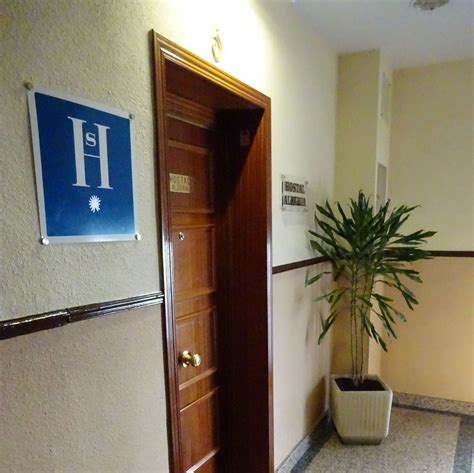 Para hostales baratos en Atocha, Madrid, consulta y acude a Hostal Alegría