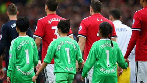 Man Utd Players Wore Mascot Names on Their Shirts Before Clash with Tottenham Hotspur - Sports ...