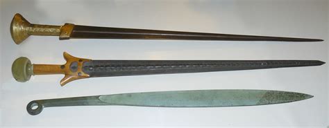 File:Mycenaean swords recostruction.jpg - Wikipedia