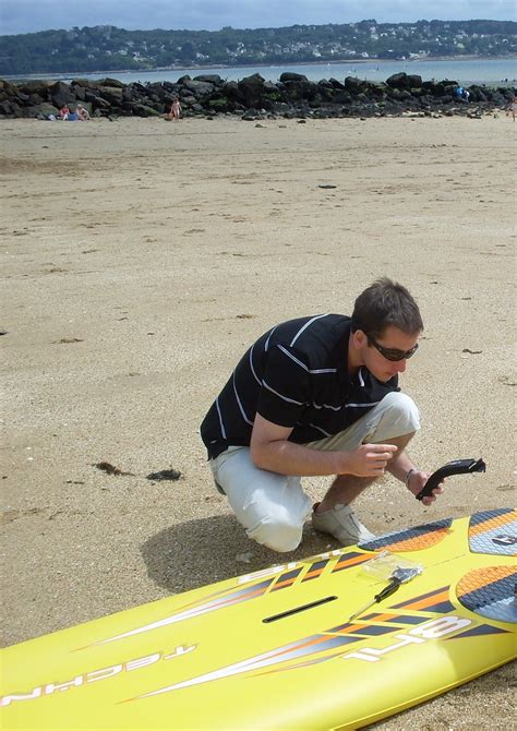 Montage de la planche à voile! Sortie à Brest sur la plage… | Flickr