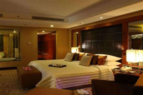 Radisson Blu Plaza Delhi - Get Radisson Blu Plaza Delhi Hotel Reviews ...