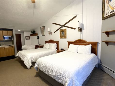 Browse Hotel Rooms | Tyrolean Lodge