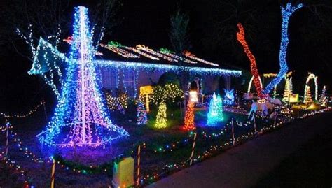 Best Christmas Lights to Music | More than 25,000 strands of lights choreographed to music light ...