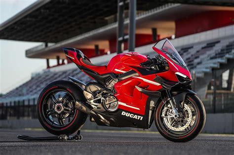 2021 Ducati Superleggera V4 | MotorCycle News