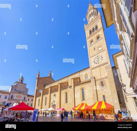 Crema italy duomo hi-res stock photography and images - Alamy