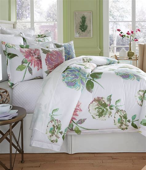 Florale Bettwäsche als Schlafzimmerdekoration