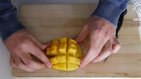 How to easily cut and peel a mango