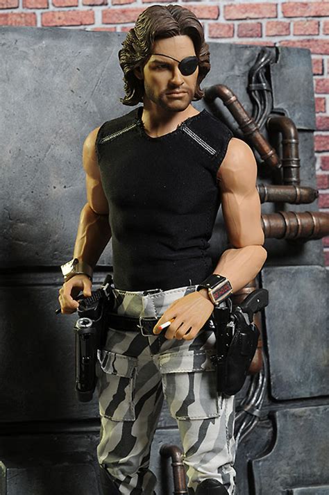 Review and photos of Escape from New York Snake Plissken action figure