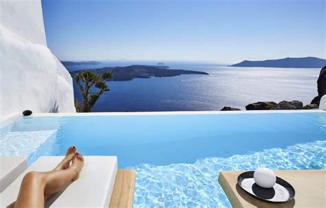 Best Santorini Villas With Infinity Pools - ItsAllBee | Solo Travel ...