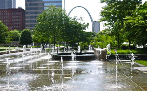 The Sculptures of Citygarden in St. Louis, Missouri - Little Observationist