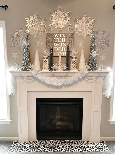 36 Winter Wonderland Ideas for Best Mantel Design - homeridian.com | Christmas mantel ...