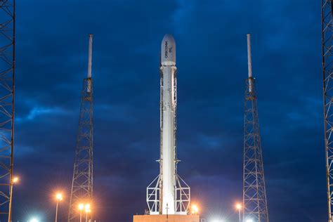 SpaceX Falcon 9 Rocket and Landing Zone 1 Ready for Historic Dec. 21 Blastoff - Live Webcast ...