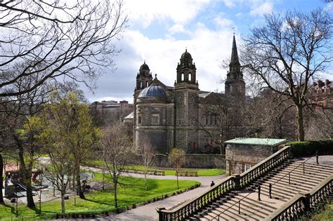 Princes Street in Edinburgh - Edinburgh’s Main Shopping Street with Stunning Castle Views - Go ...