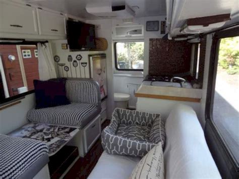 142 Amazing RV Camper Interior Renovation for Happy Camper - decorhit.com | Camper interior ...