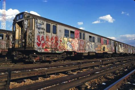 37 Rare and Beautiful Images of the NYC Subway in the 1980s Train ...