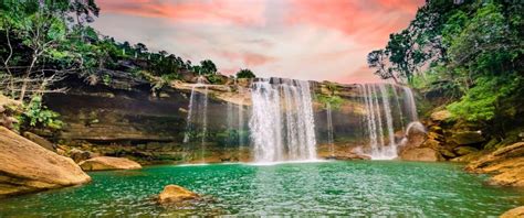 10 Scenic Waterfalls In Meghalaya That'll Leave Your Mesmerised ...