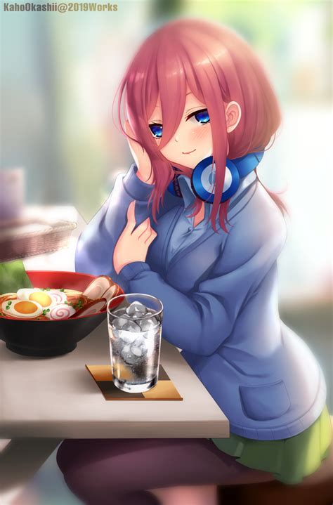 Miku with a ramen bowl [Gotoubun no Hanayome] : r/awwnime