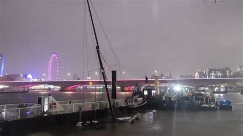 London flooding: Floating bar sinks during Storm Henk - BBC News