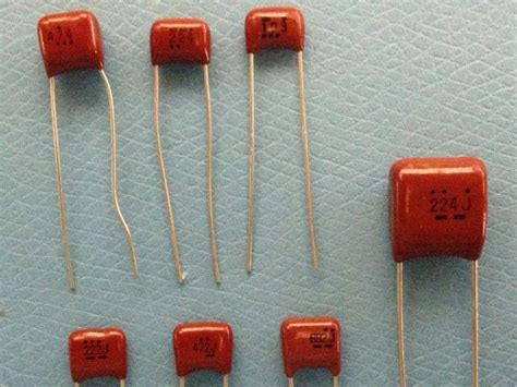 What do capacitor markings in dash-dot stype mean? - Electrical Engineering Stack Exchange