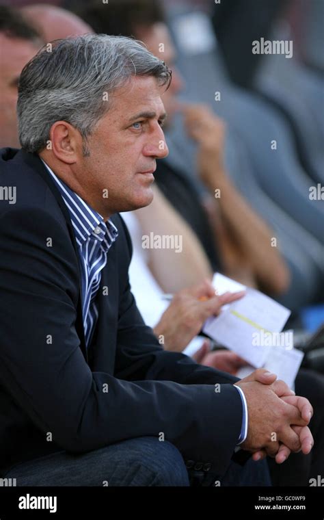 Vladimir petkovic coach swiss soccer hi-res stock photography and ...