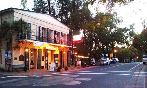 Murphys, CA: Murphys Historic Hotel ~ California Road Trip