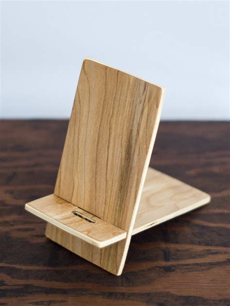 Awesome Wood Handicraft That Can Make It By Anyone in 2020 | Diy phone stand, Diy phone holder ...