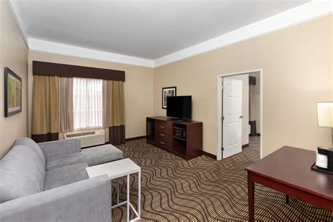 La Quinta Inn & Suites by Wyndham Houma | Houma, LA Hotels