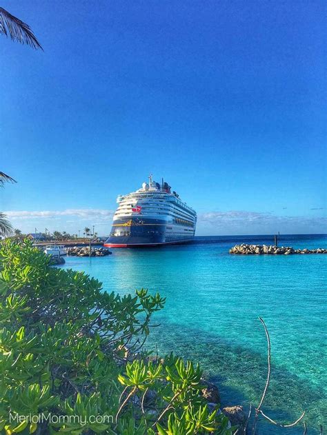 What are the best Castaway Cay activities? Read all about the flippers, fins, massages and more ...