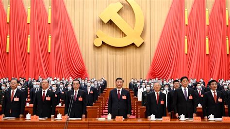 Despite Costs, Xi Defends China’s Zero-COVID Policy