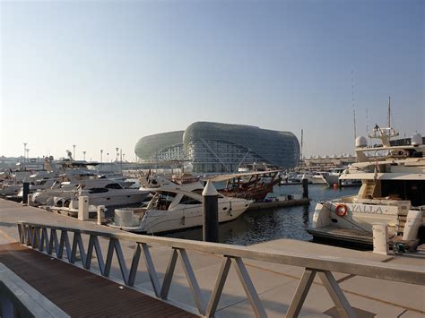 Yas Marina - Dining Guide - Experience Abu Dhabi