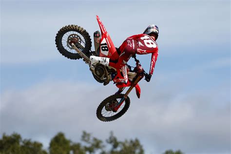 Jett Lawrence Talks 2024 450SX Supercross Expectations - Racer X