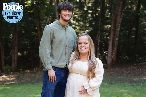 '7 Little Johnstons'' Liz Johnston Pregnant, Expecting First Baby (Exclusive)