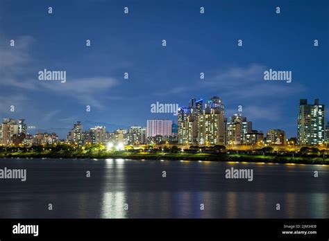 Night view of the Han River in Seoul Stock Photo - Alamy