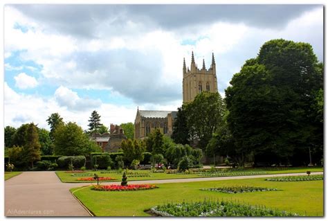 Exploring the Bury St. Edmunds Abbey Ruins in England - Ali's Adventures