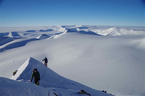 Exploring the Majestic Vinson Massif: A Traveler’s Guide to Antarctica ...