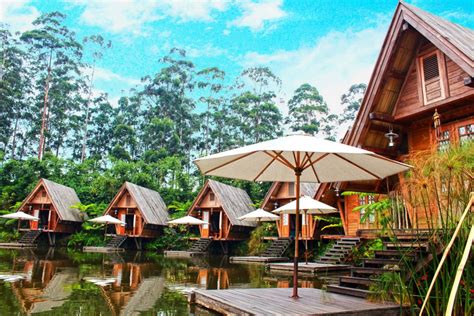 10 Beautiful Floating Hotels in Indonesia | Authentic Indonesia Blog