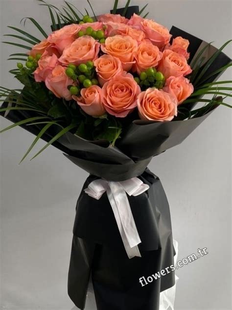 Pretty Peach Rose Bouquet