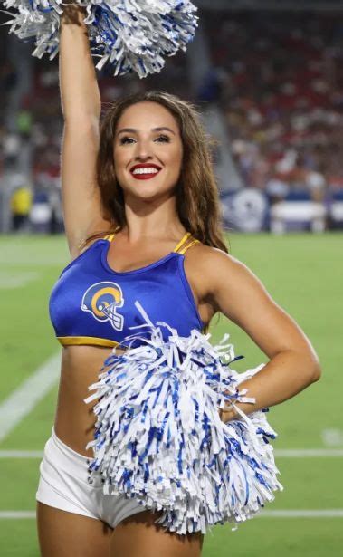 Los Angeles Rams Cheerleaders | Nfl cheerleaders, Cheerleading, Los ...