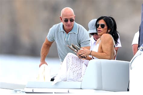 Jeff Bezos Seen Kissing Lauren Sanchez On Yacht In Italy: Photos – Hollywood Life