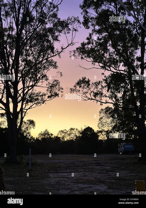 Rainbow sunrise in rainbow beach Stock Photo - Alamy